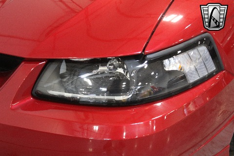 2000 Ford Mustang image 32