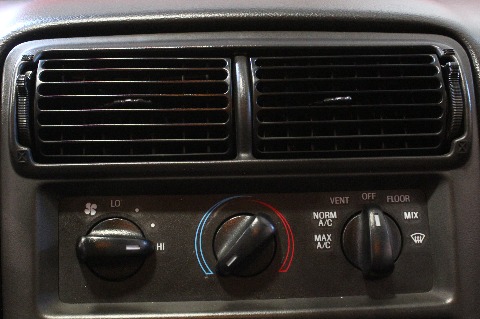 2000 Ford Mustang image 73