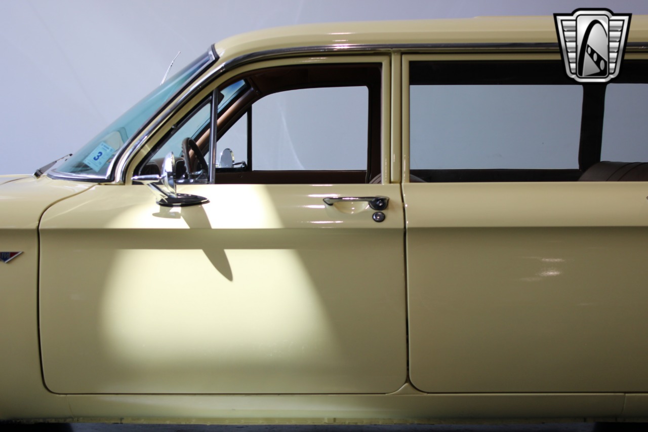 1961 Chevrolet Lakewood 40