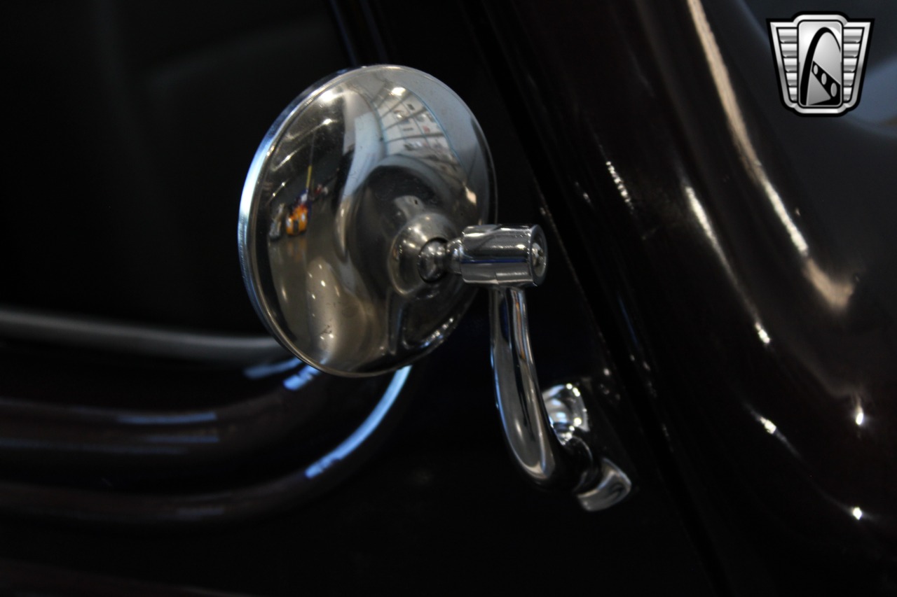 1937 Studebaker J5 Coupe Express 43