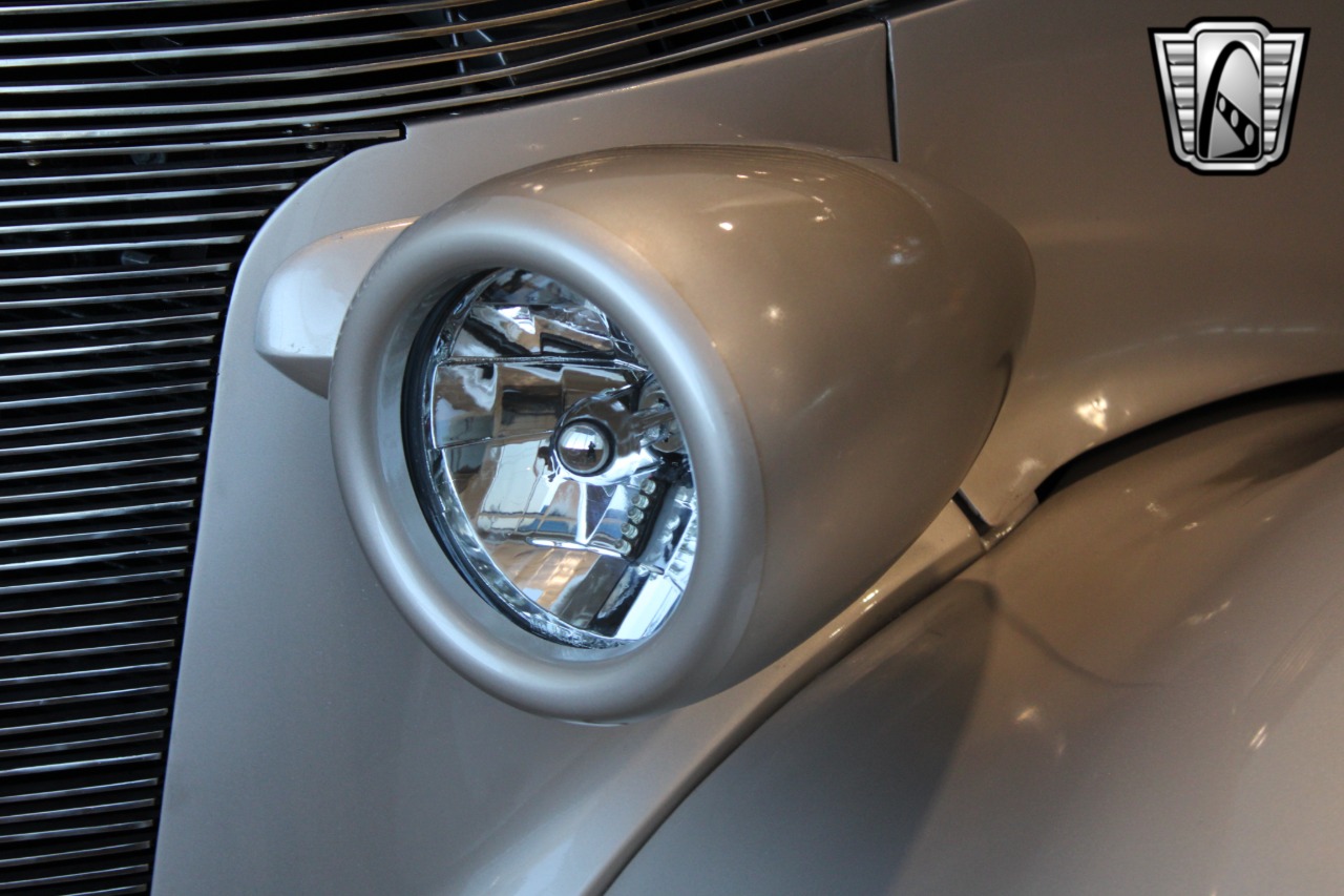 1937 Studebaker J5 Coupe Express 84