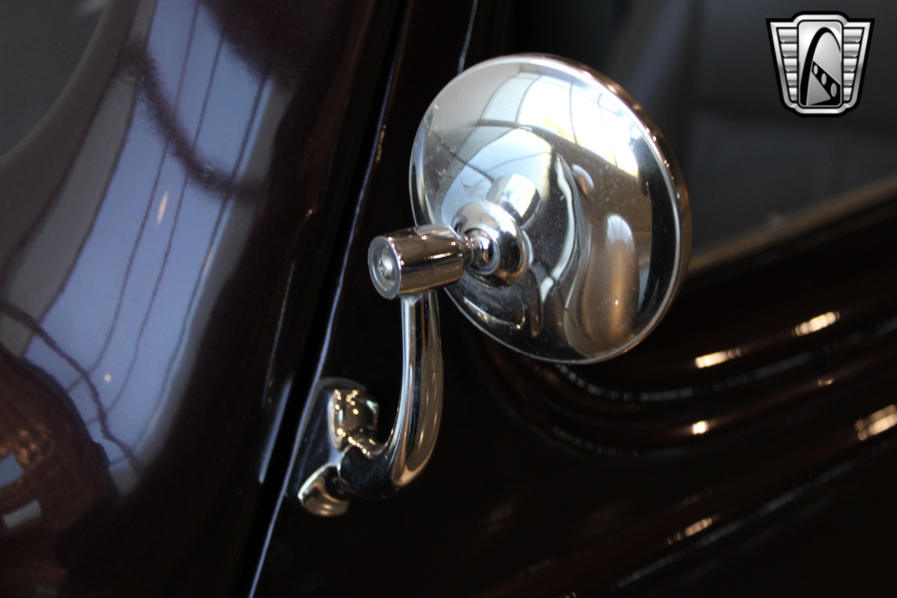 1937 Studebaker J5 Coupe Express 85