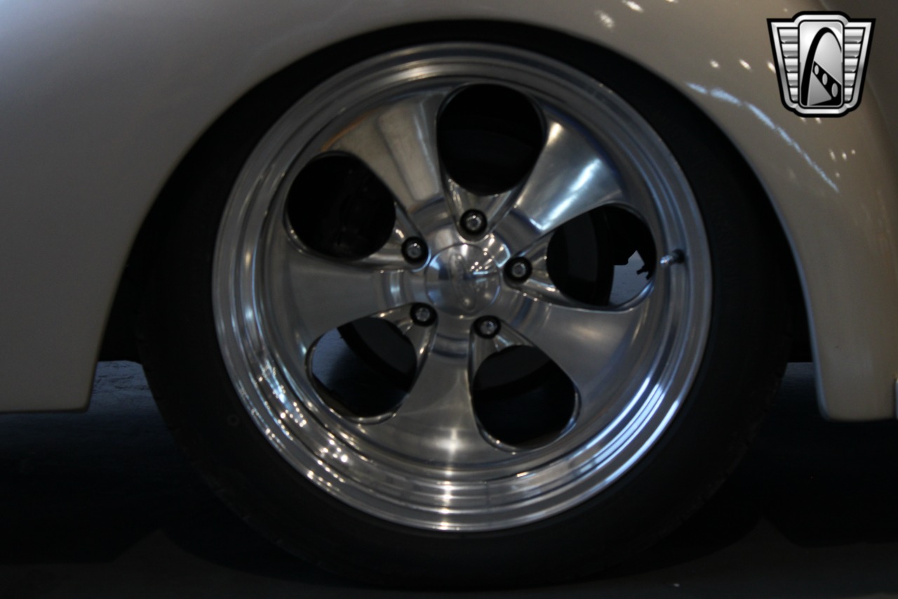 1937 Studebaker J5 Coupe Express 45