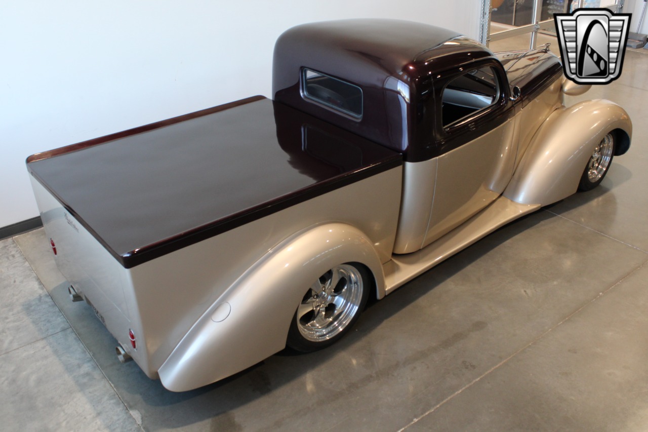 1937 Studebaker J5 Coupe Express 8