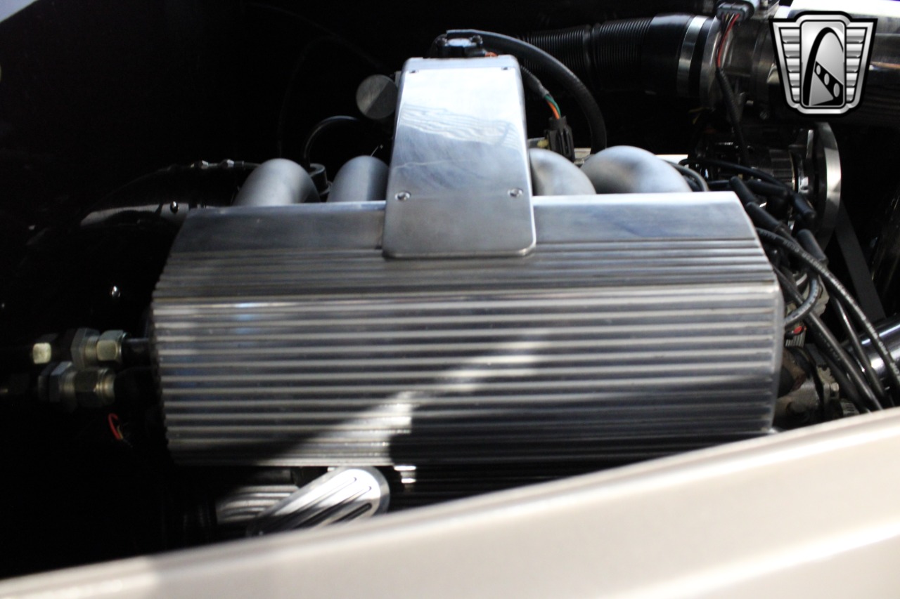 1937 Studebaker J5 Coupe Express 95