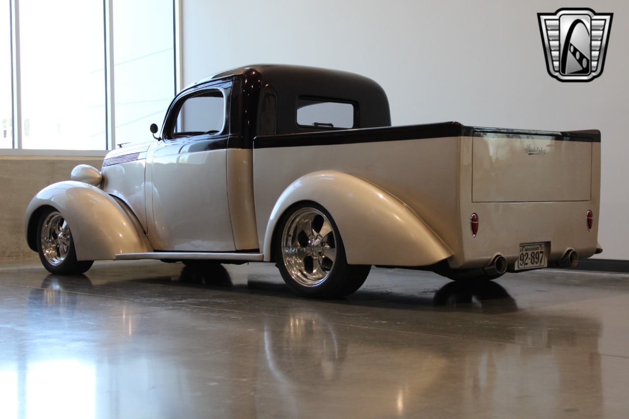 1937 Studebaker J5 Coupe Express 72