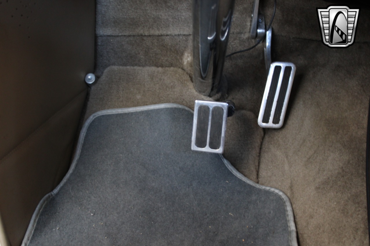 1937 Studebaker J5 Coupe Express 56