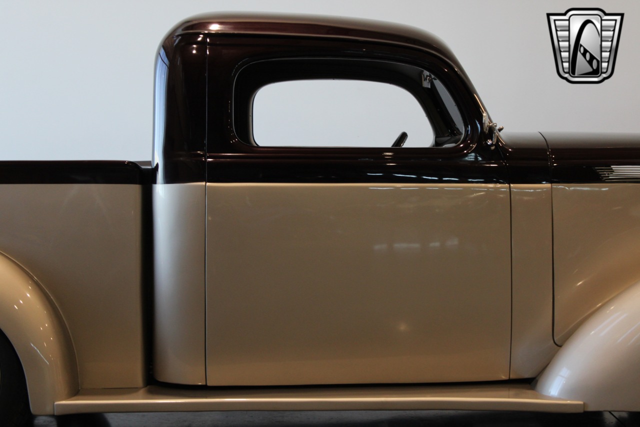 1937 Studebaker J5 Coupe Express 36