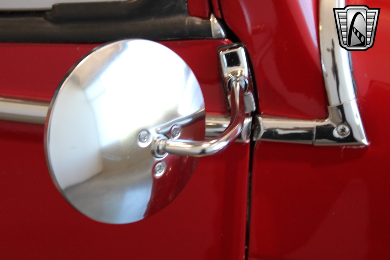 1950 Willys Jeepster 75