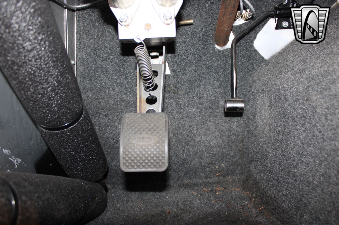 1950 Willys Jeepster 98