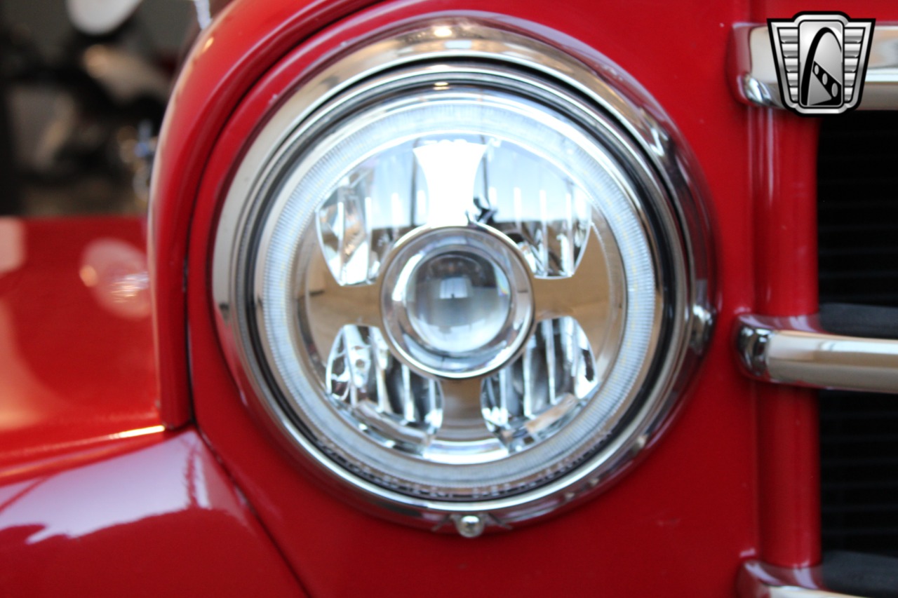 1950 Willys Jeepster 80