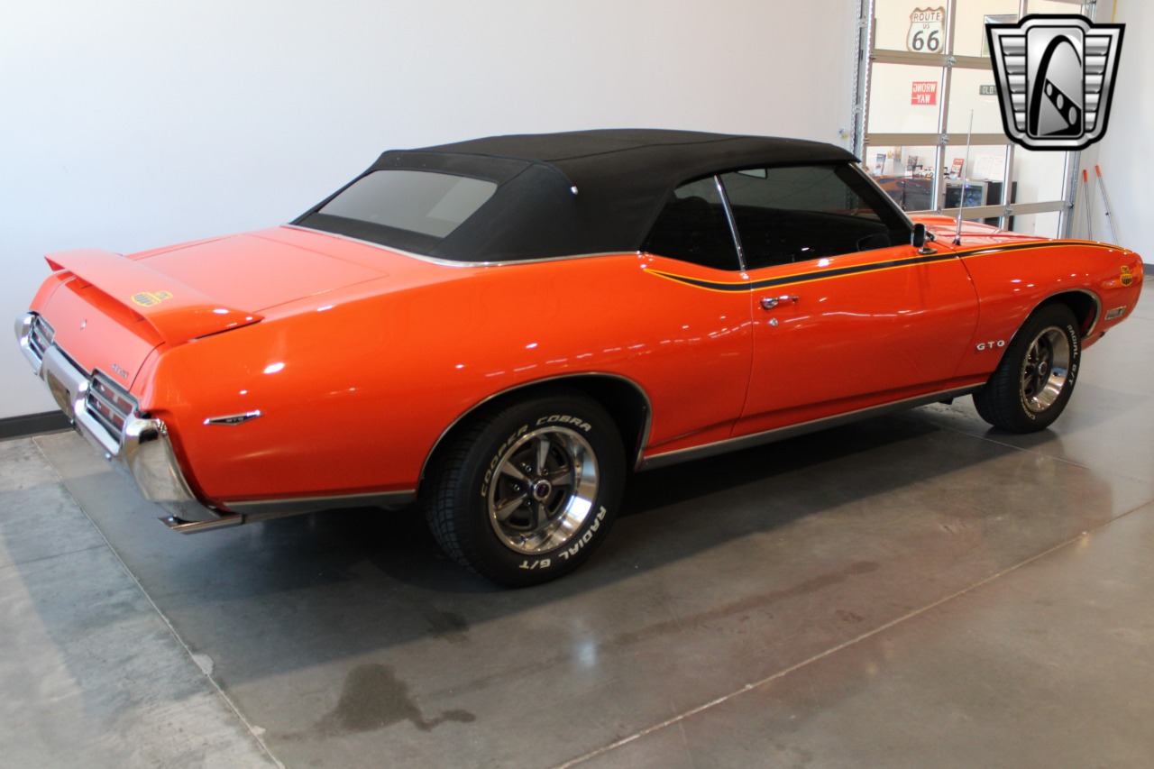 1969 Pontiac GTO 32