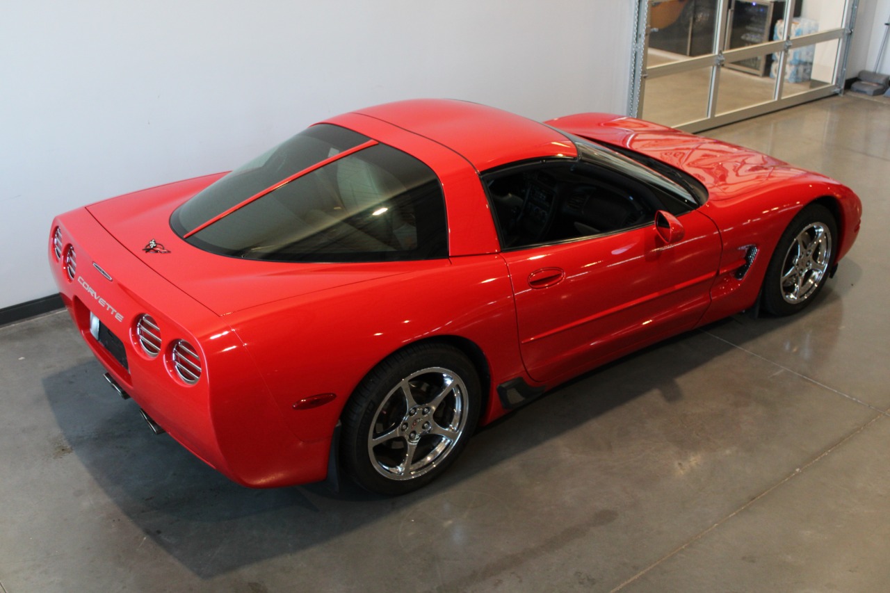 2000 Chevrolet Corvette 10