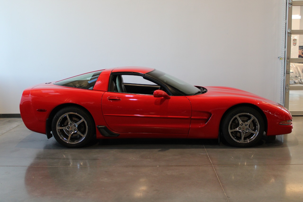 2000 Chevrolet Corvette 13