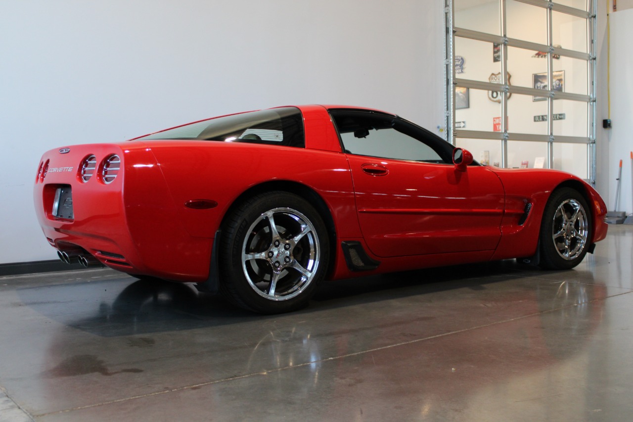 2000 Chevrolet Corvette 34