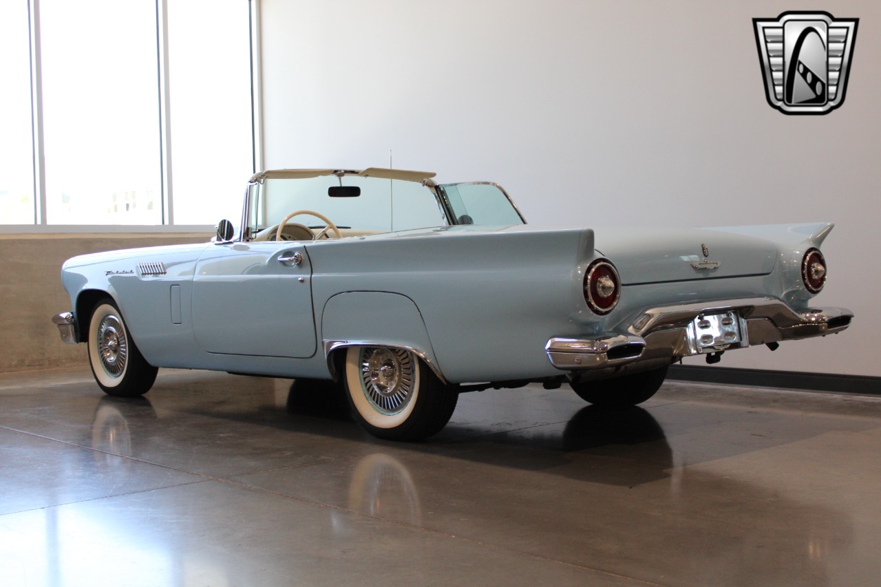 1957 Ford Thunderbird 36