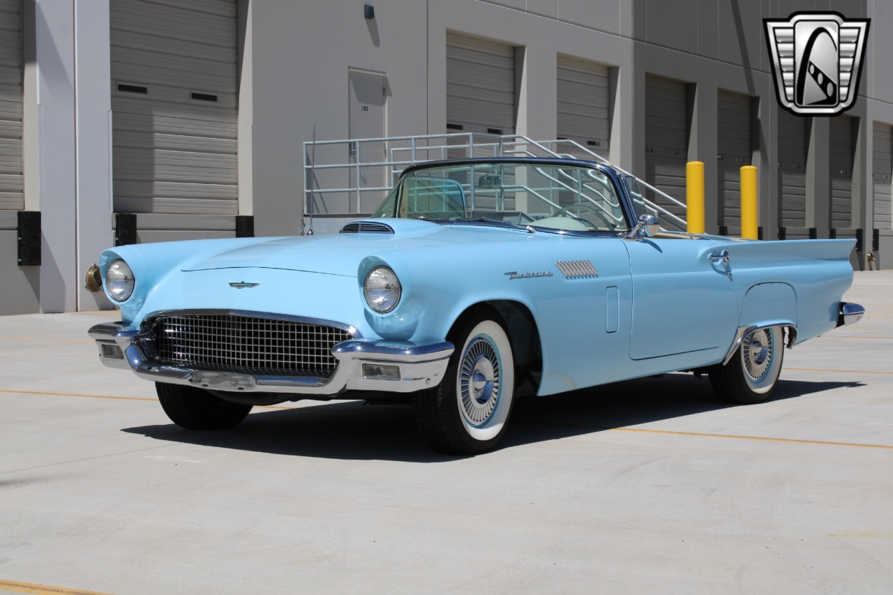 1957 Ford Thunderbird 3