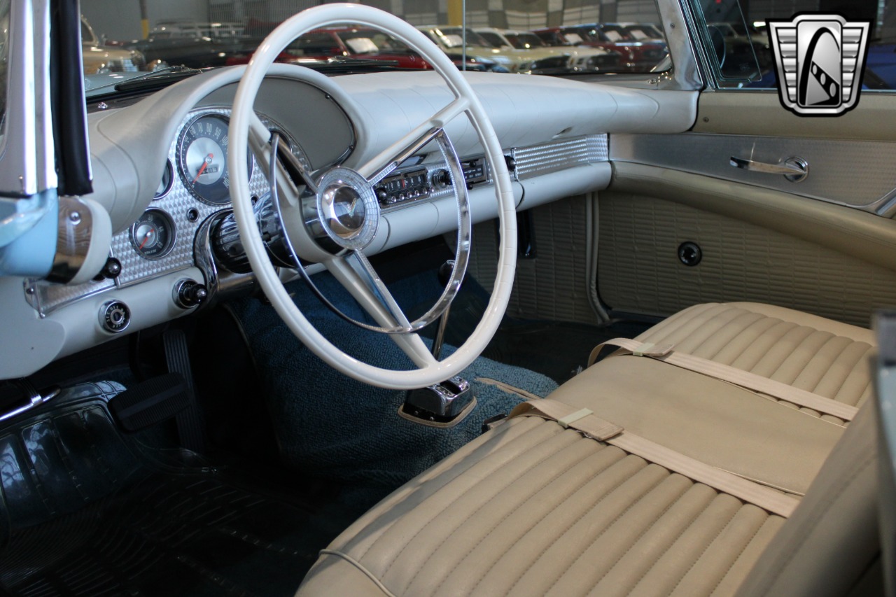1957 Ford Thunderbird 24