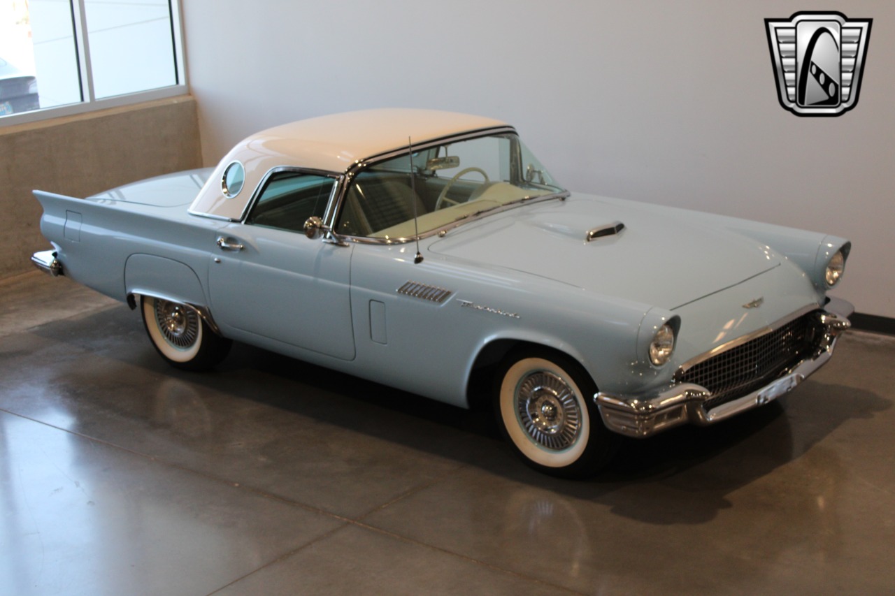 1957 Ford Thunderbird 8