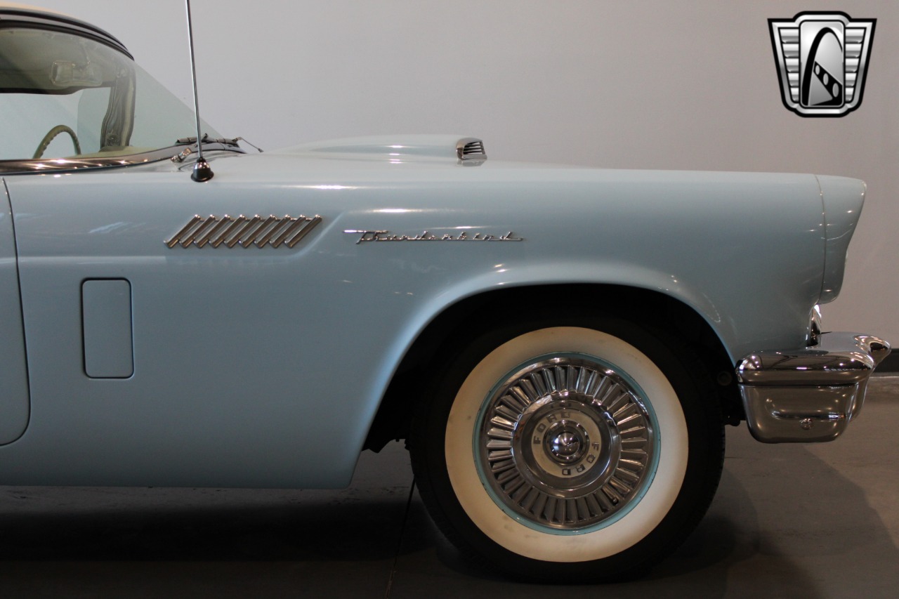 1957 Ford Thunderbird 42