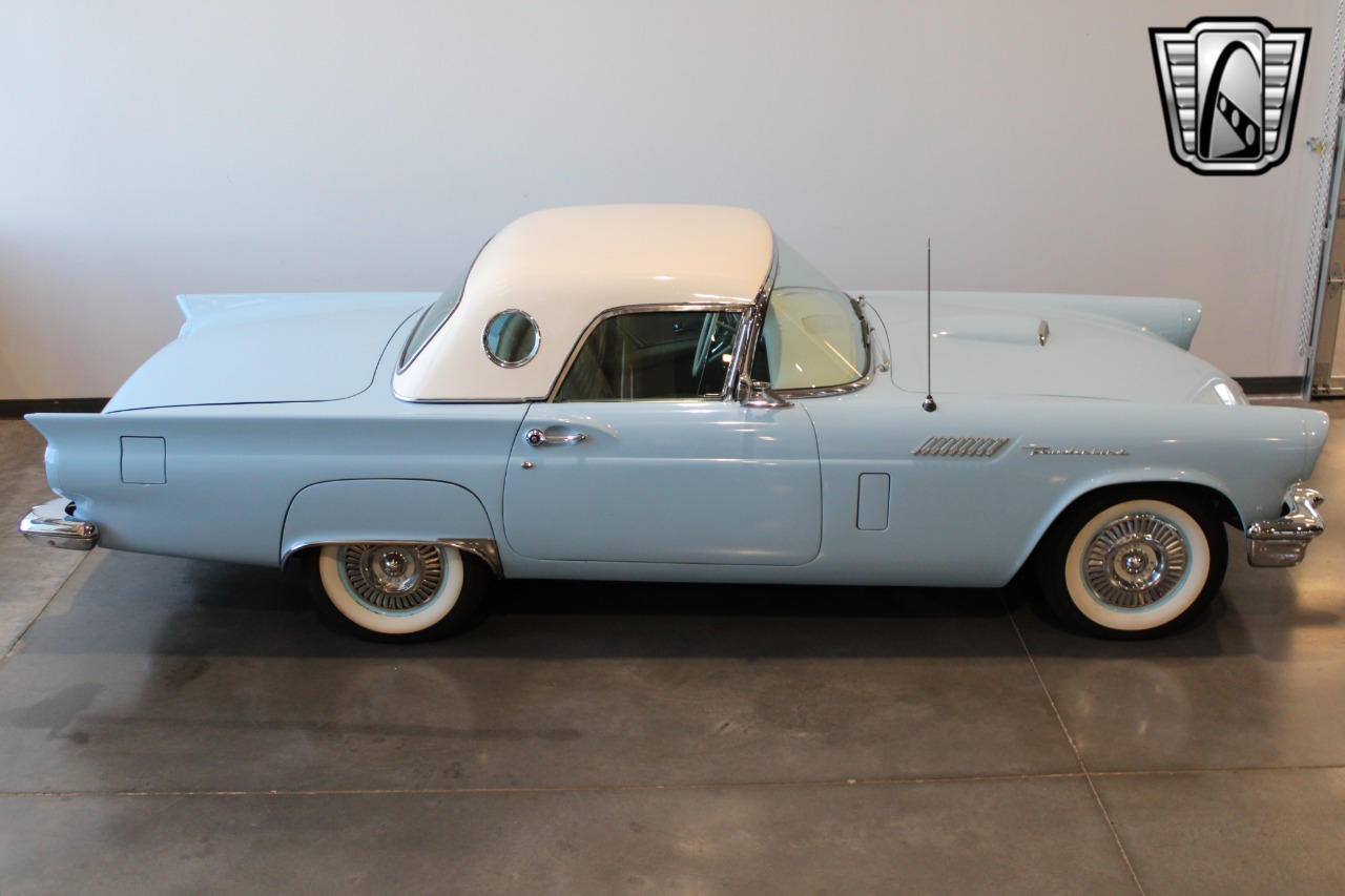 1957 Ford Thunderbird 9