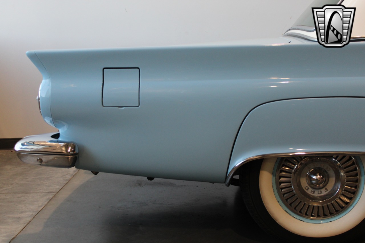 1957 Ford Thunderbird 44