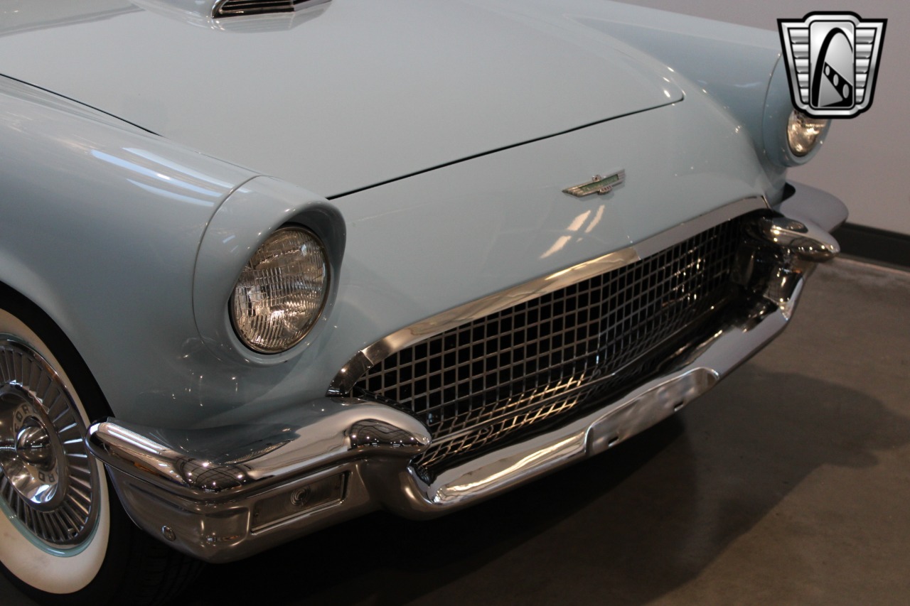 1957 Ford Thunderbird 45