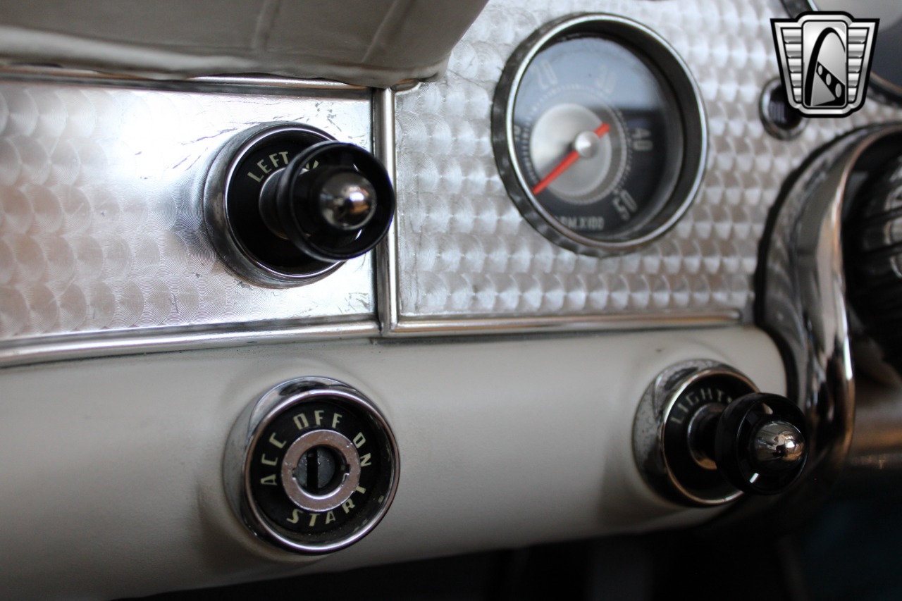 1957 Ford Thunderbird 68