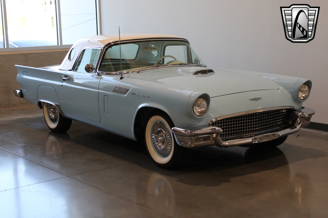 1957 Ford Thunderbird 12