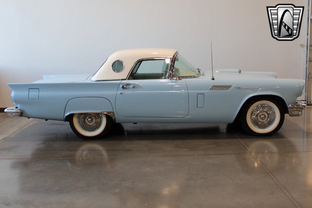 1957 Ford Thunderbird 13