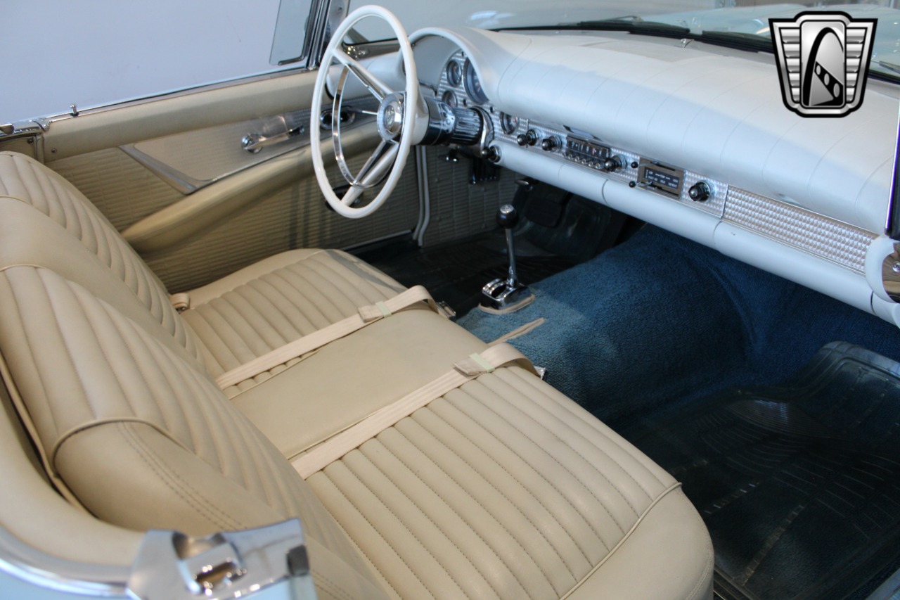 1957 Ford Thunderbird 27