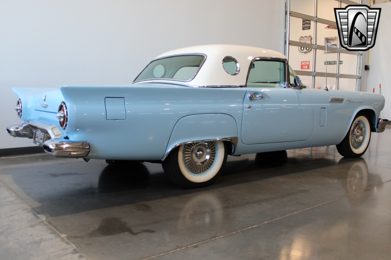 1957 Ford Thunderbird 35