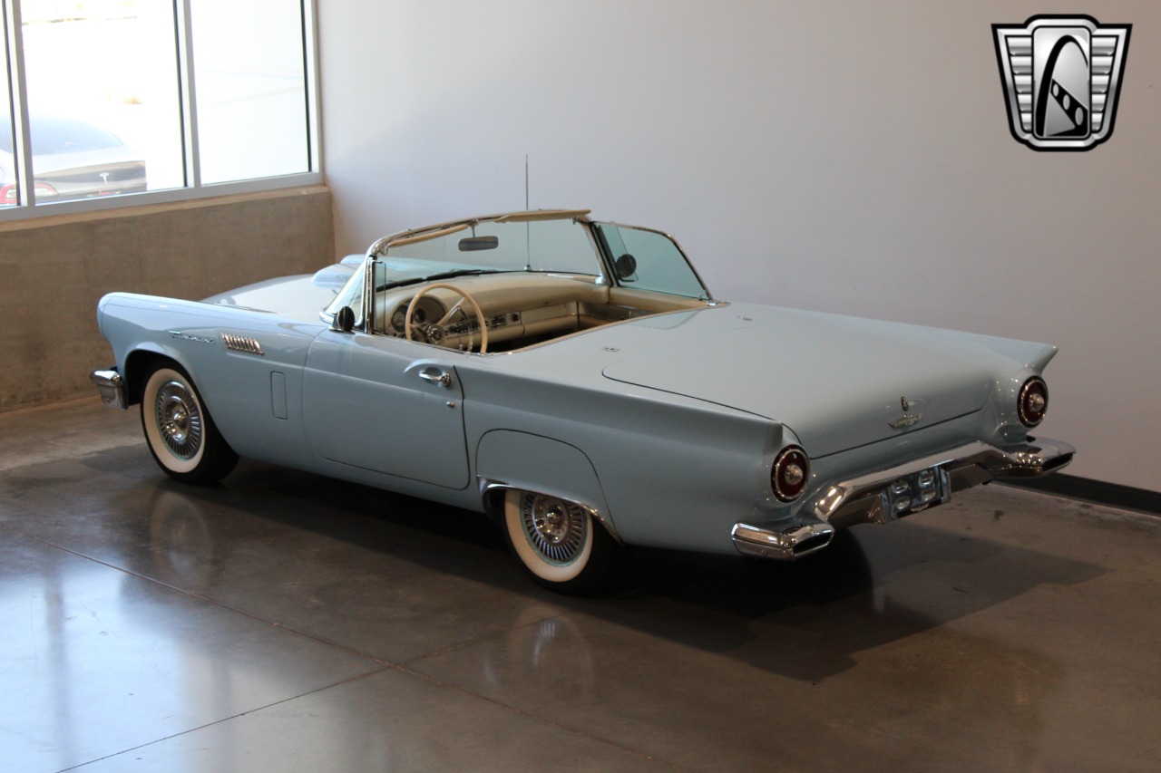 1957 Ford Thunderbird 16