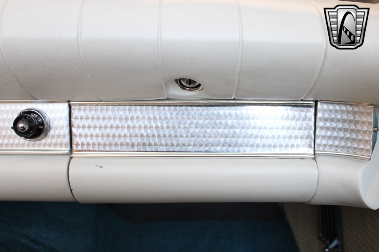 1957 Ford Thunderbird 77
