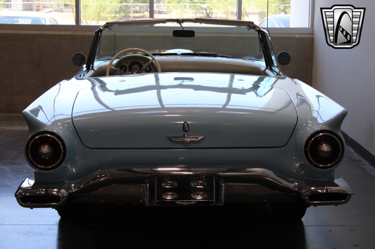 1957 Ford Thunderbird 19