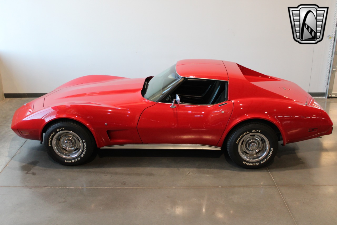 1977 Chevrolet Corvette 16