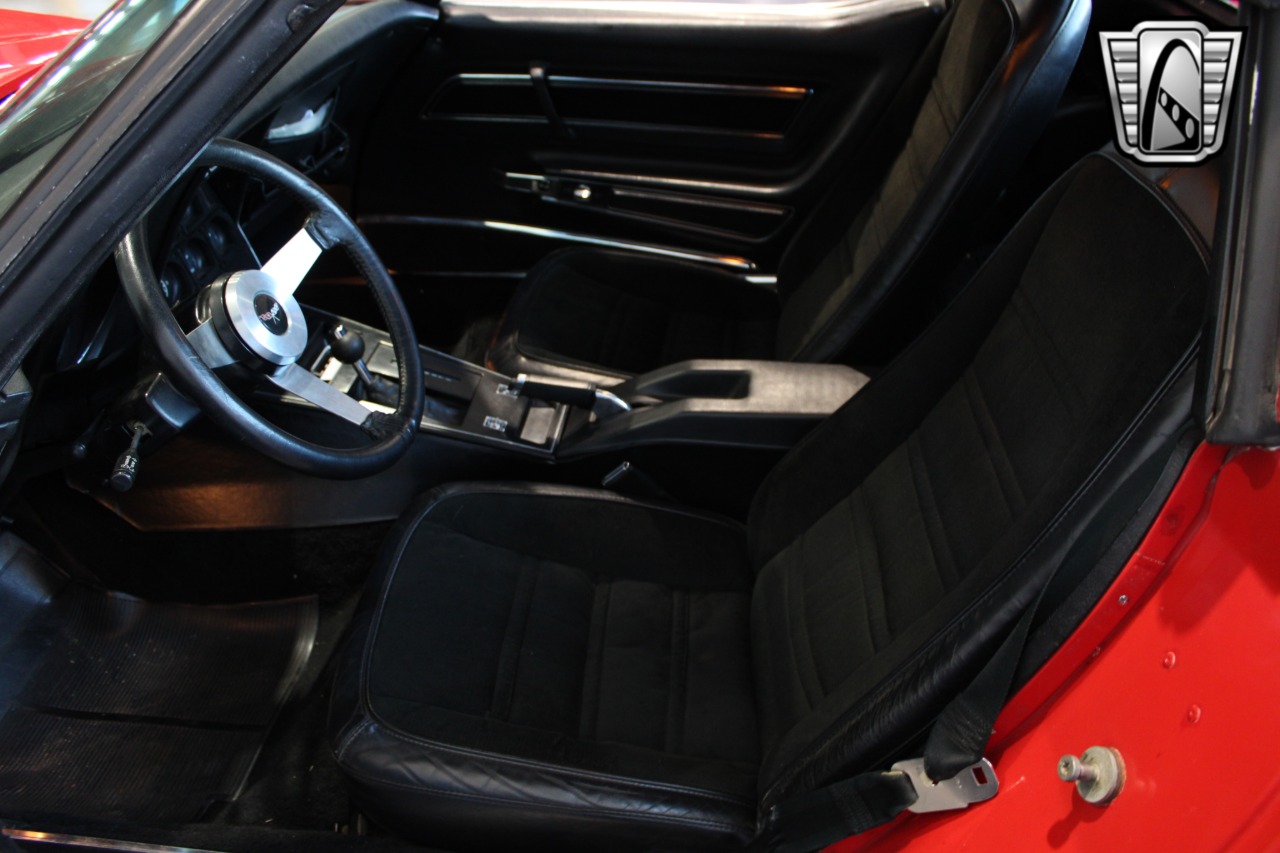 1977 Chevrolet Corvette 23