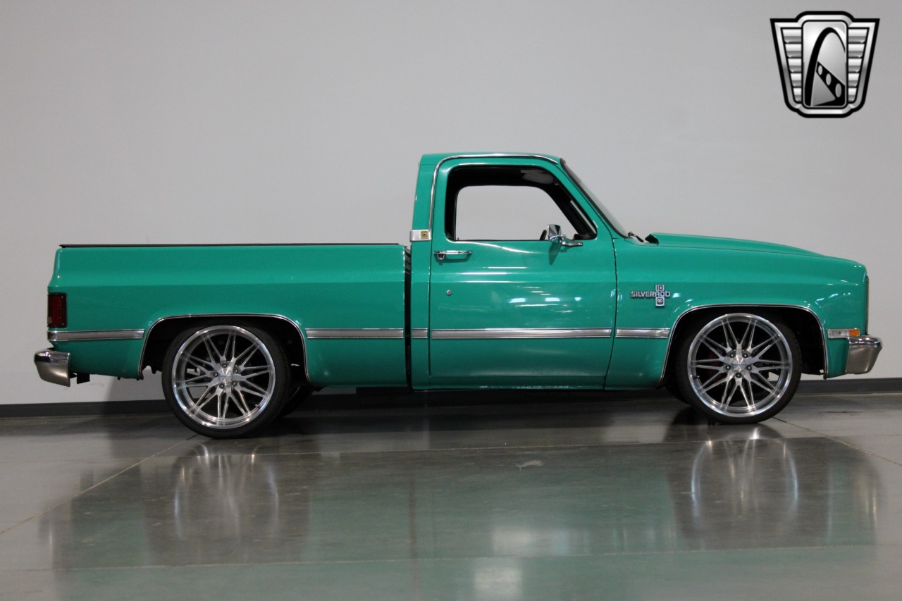 1986 Chevrolet C10 34