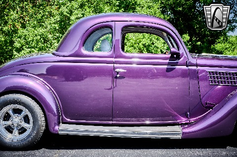 1935 Ford Coupe image 31