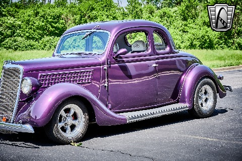 1935 Ford Coupe image 34