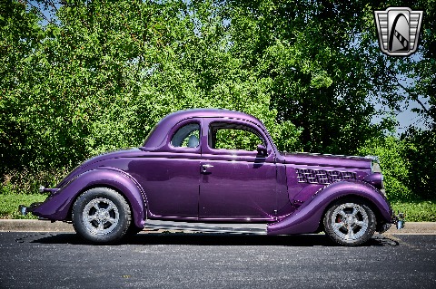 1935 Ford Coupe image 19