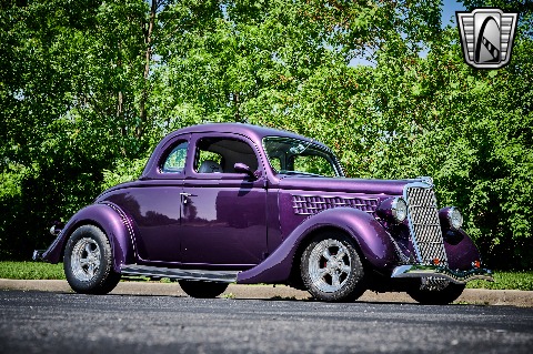 1935 Ford Coupe image 23