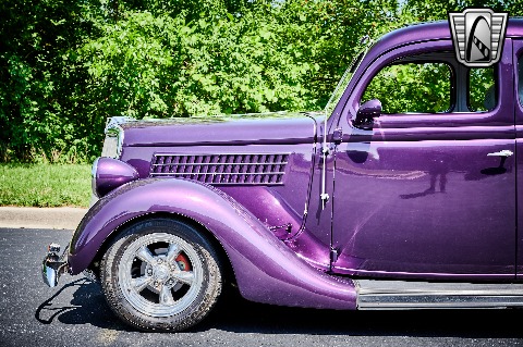 1935 Ford Coupe image 27