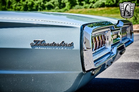 1965 Ford Thunderbird image 55