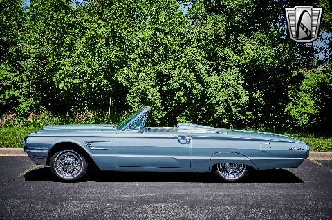 1965 Ford Thunderbird image 6