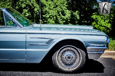 1965 Ford Thunderbird image 32