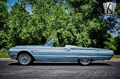 1965 Ford Thunderbird image 7