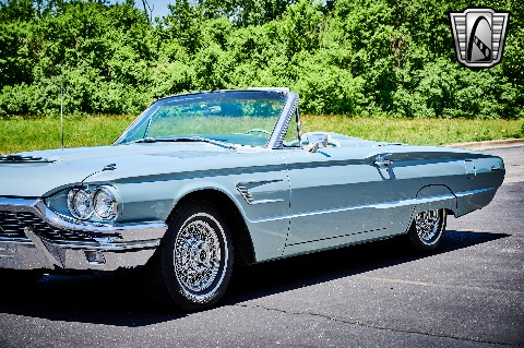 1965 Ford Thunderbird image 34