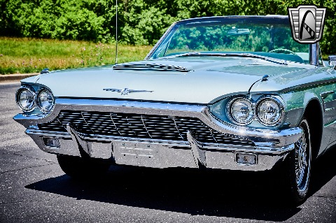 1965 Ford Thunderbird image 38