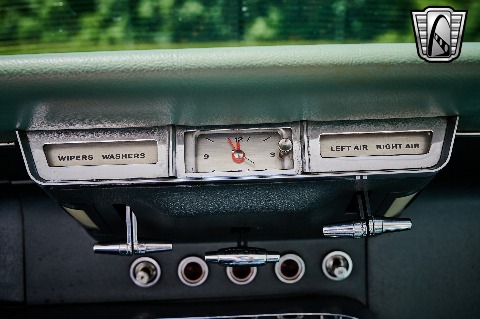 1965 Ford Thunderbird image 90